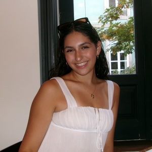 Meet your Posher, Stephanie